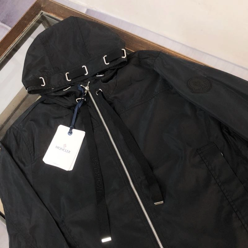 Moncler Outwear SmoothTexture 143629