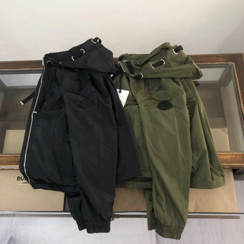 Trendsetting Moncler Outwear 143624