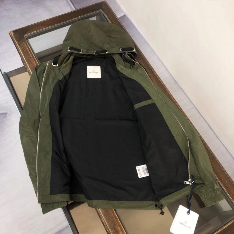 Trendsetting Moncler Outwear 143624