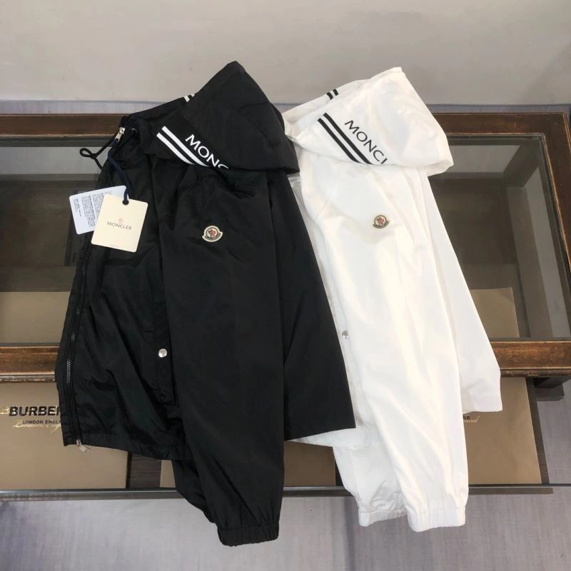Moncler Outwear TopPick 143609