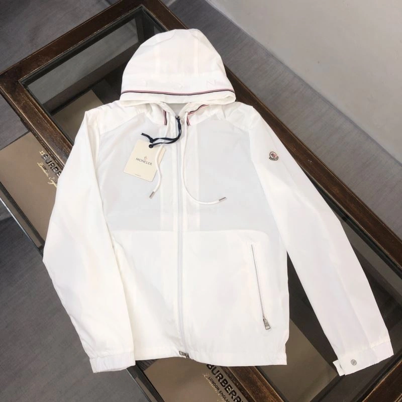 Moncler Outwear EasyMatch 143610