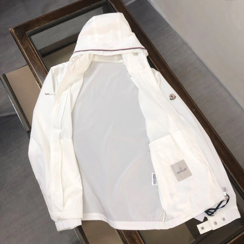 Moncler Outwear EasyMatch 143610