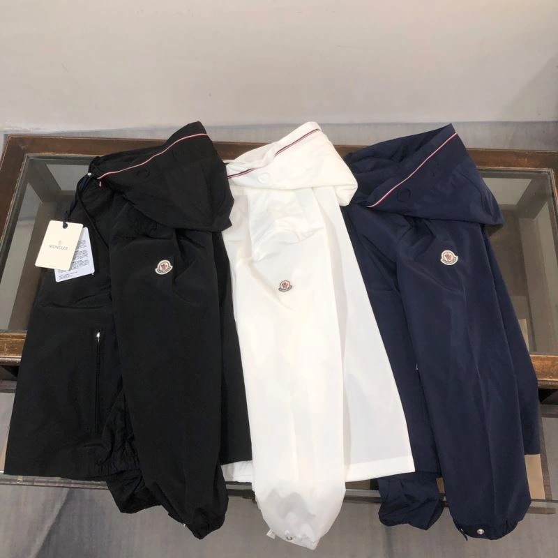 Moncler Outwear Attractive 143608