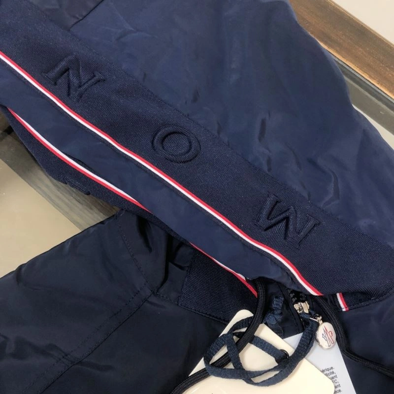 Moncler Outwear Attractive 143608