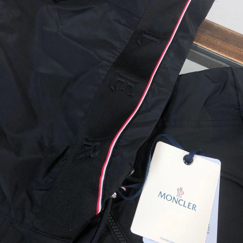 Moncler Outwear NewStyle 143606