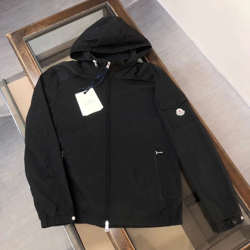 Soft Moncler Outwear 143604