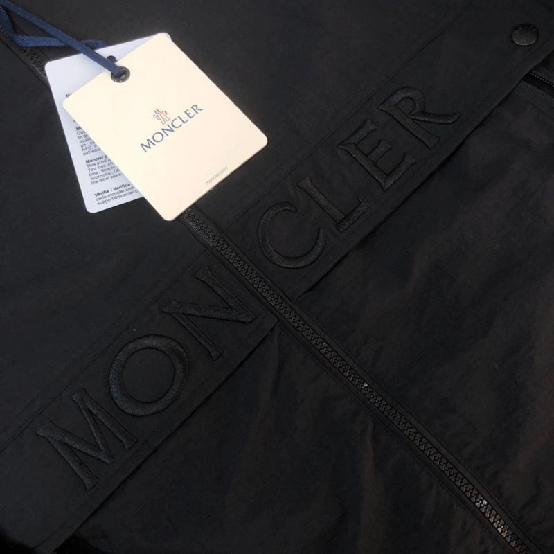 Moncler Outwear Neat 143602
