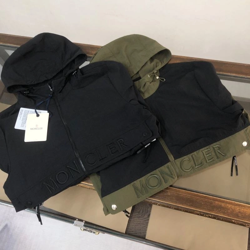 Moncler Outwear Modern 143593