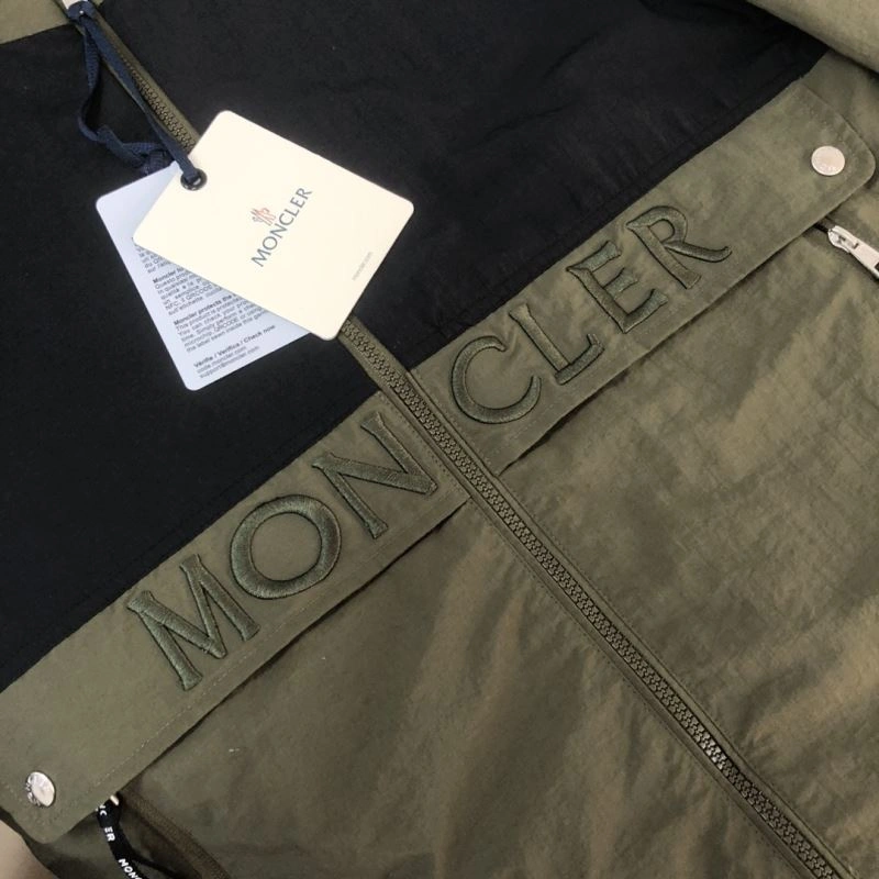 Moncler Outwear Modern 143593