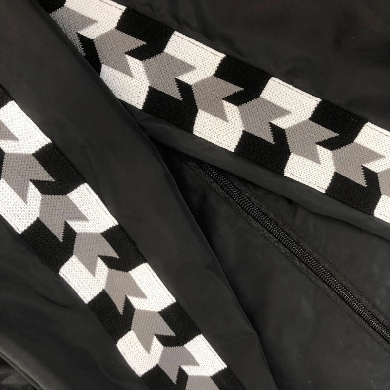 Bright Moncler Outwear 143596