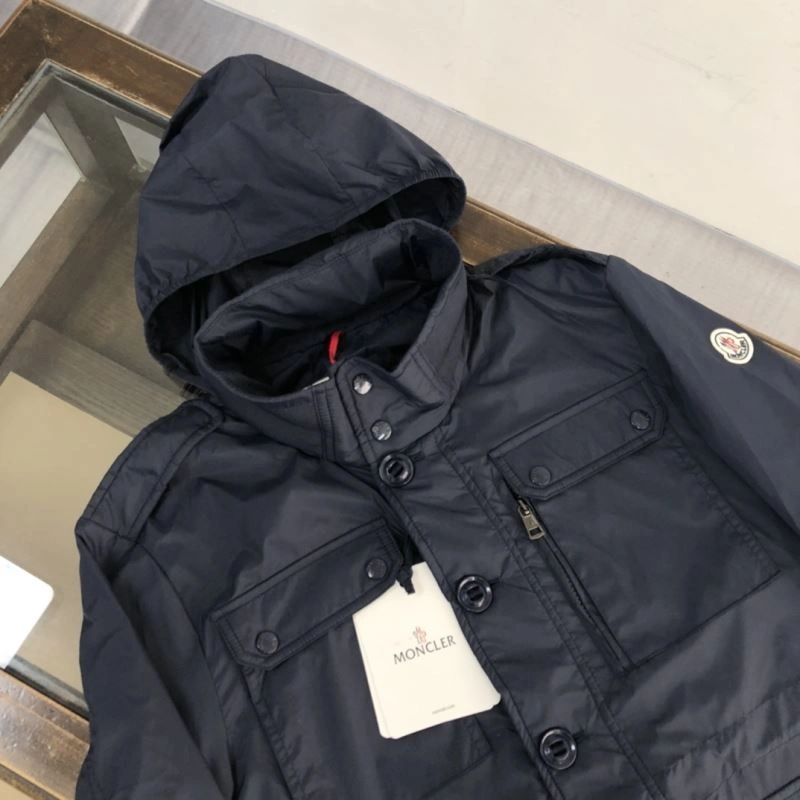 Resilient Moncler Outwear 143600