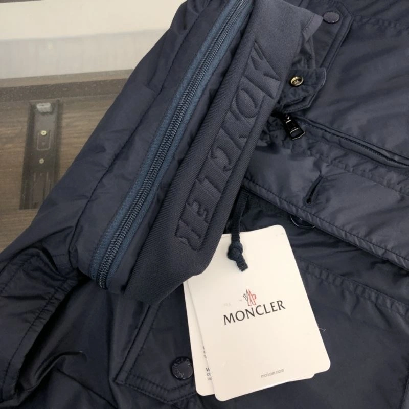 Resilient Moncler Outwear 143600