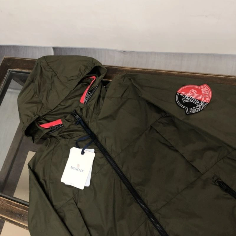 Moncler Outwear Chic 143592