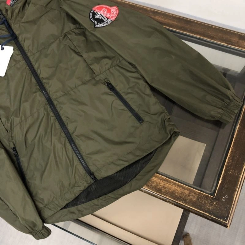 Moncler Outwear Chic 143592