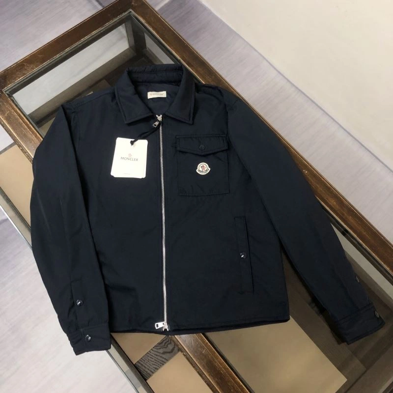 Moncler Outwear Snug 143595