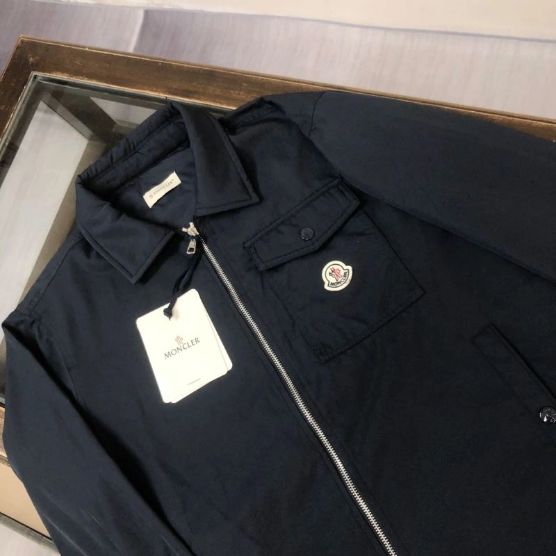 Moncler Outwear Snug 143595