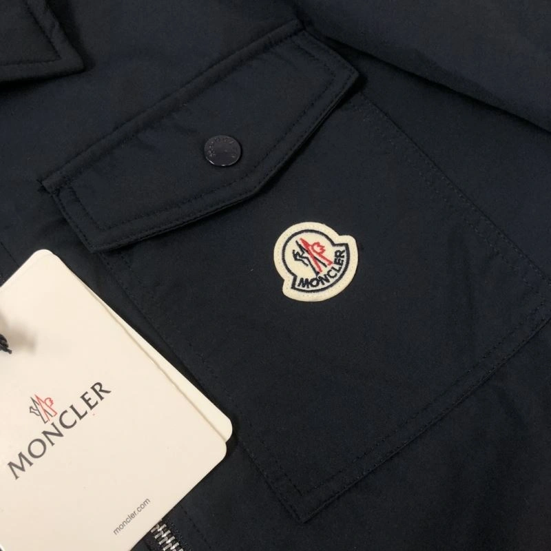 Moncler Outwear Snug 143595