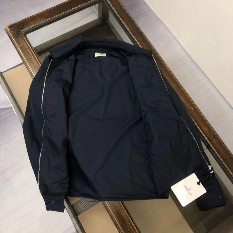 Moncler Outwear Snug 143595