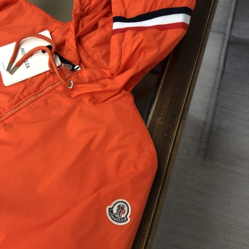Moncler Outwear Trendsetting 143594
