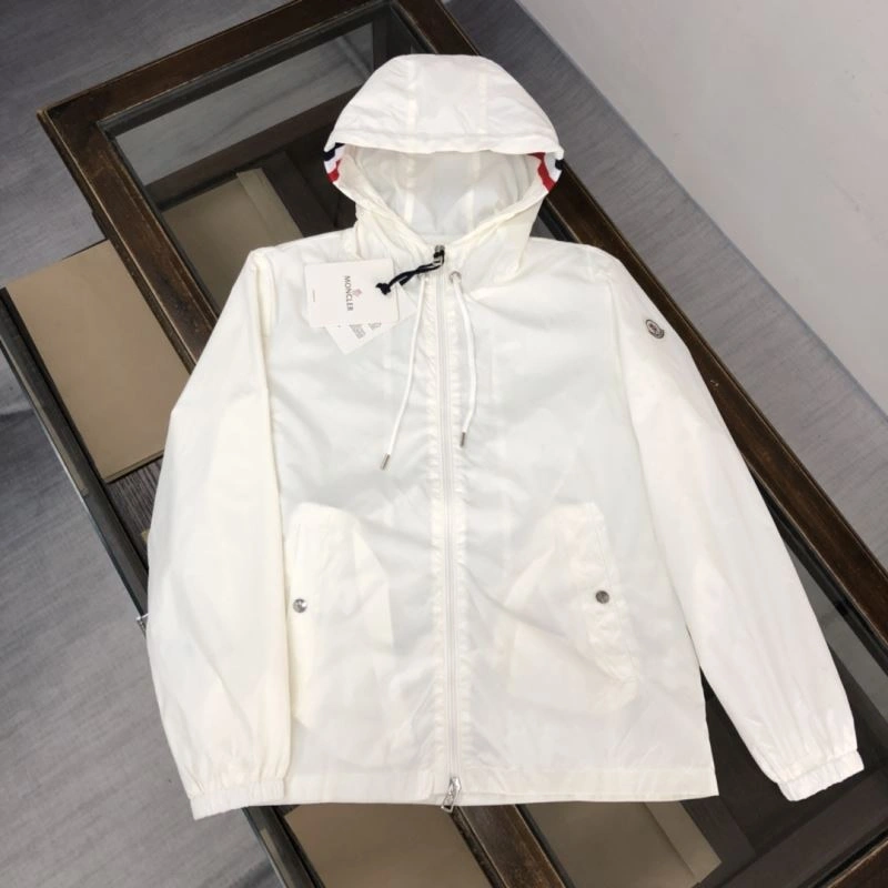 Practical Moncler Outwear 143581