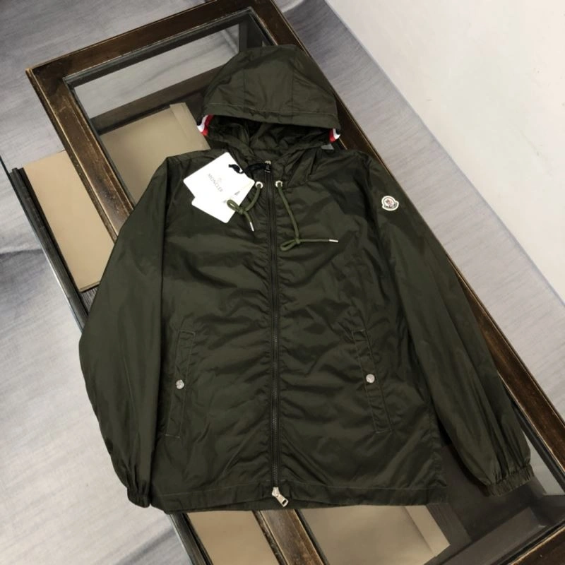 Practical Moncler Outwear 143581
