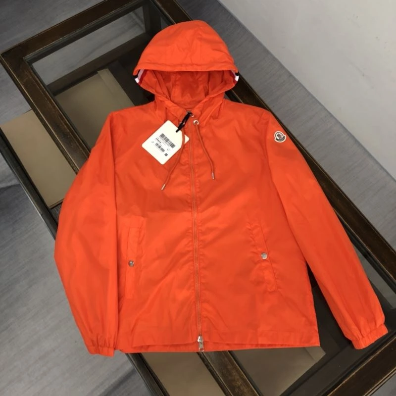 Practical Moncler Outwear 143581