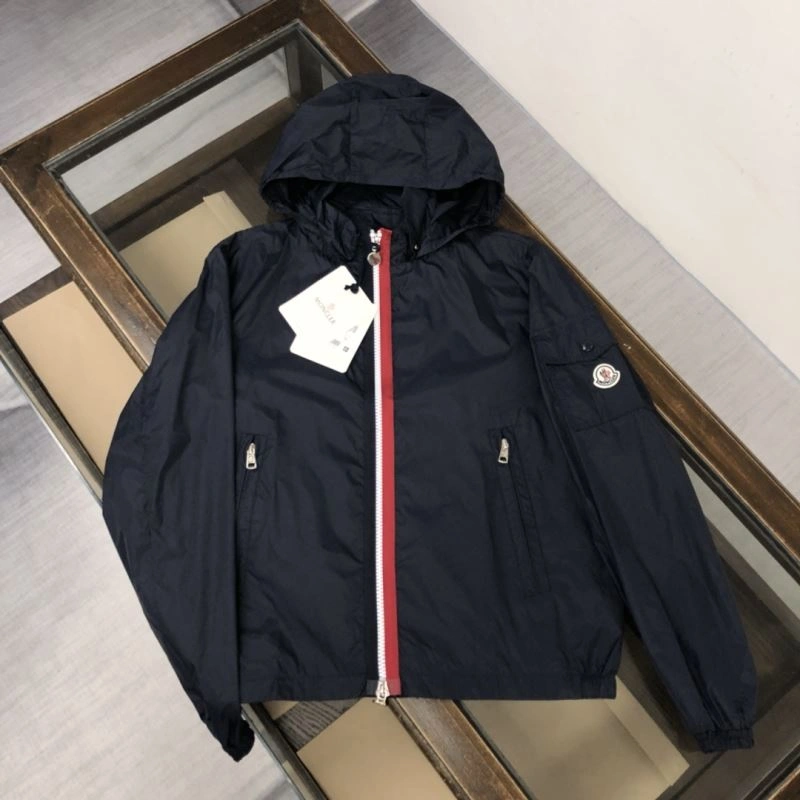 Compact Moncler Outwear 143580