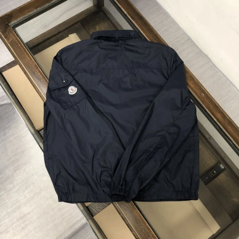 Compact Moncler Outwear 143580