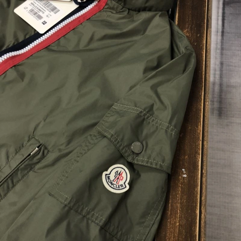 Unisex Moncler Outwear 143585