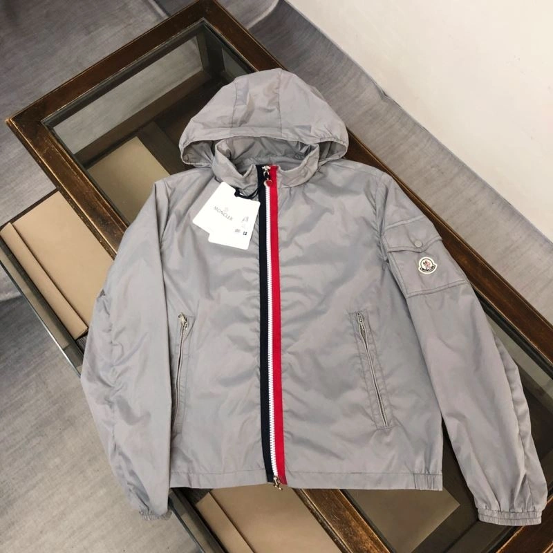 Moncler Outwear Elegant 143605