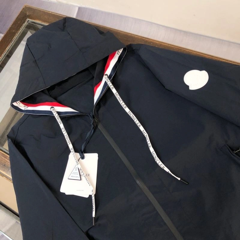 Moncler Outwear WaterResistant 143578