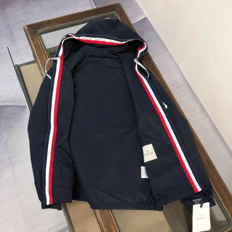 Moncler Outwear WaterResistant 143578