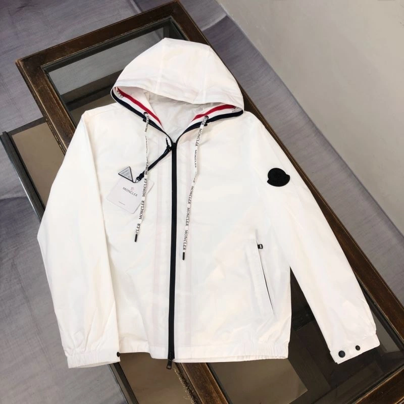 Lightweight Moncler Outwear 143579