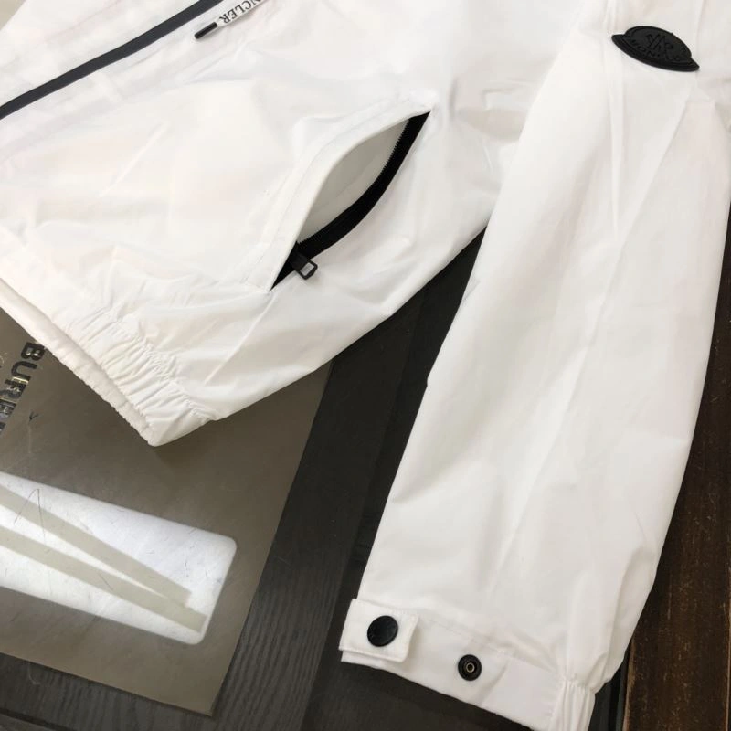 Lightweight Moncler Outwear 143579