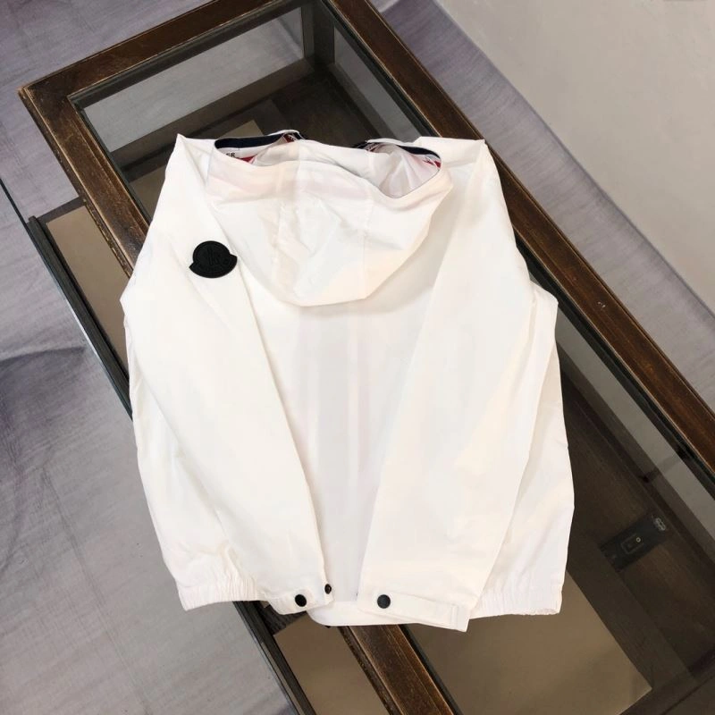 Lightweight Moncler Outwear 143579