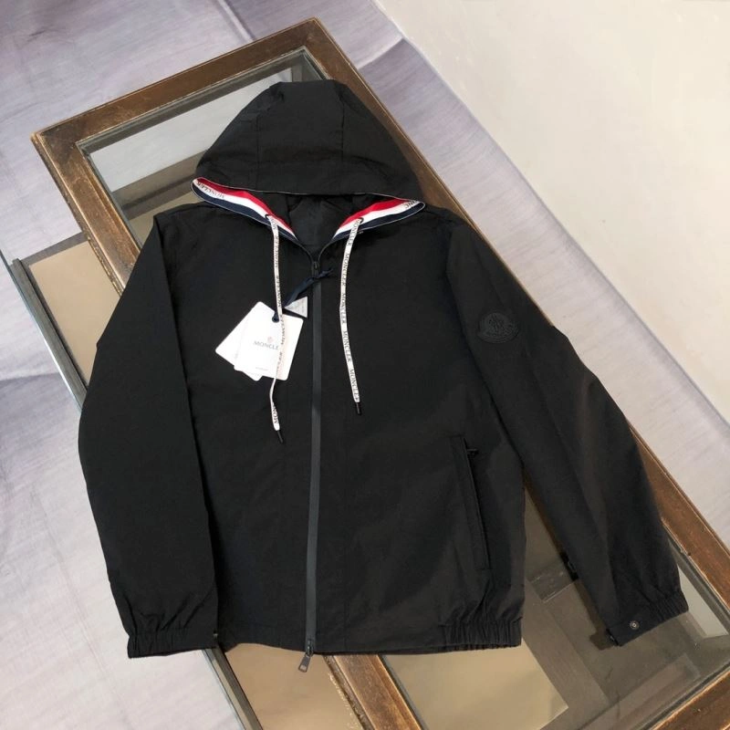 Soft Moncler Outwear 143575