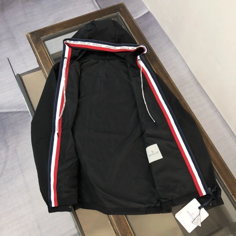 Soft Moncler Outwear 143575