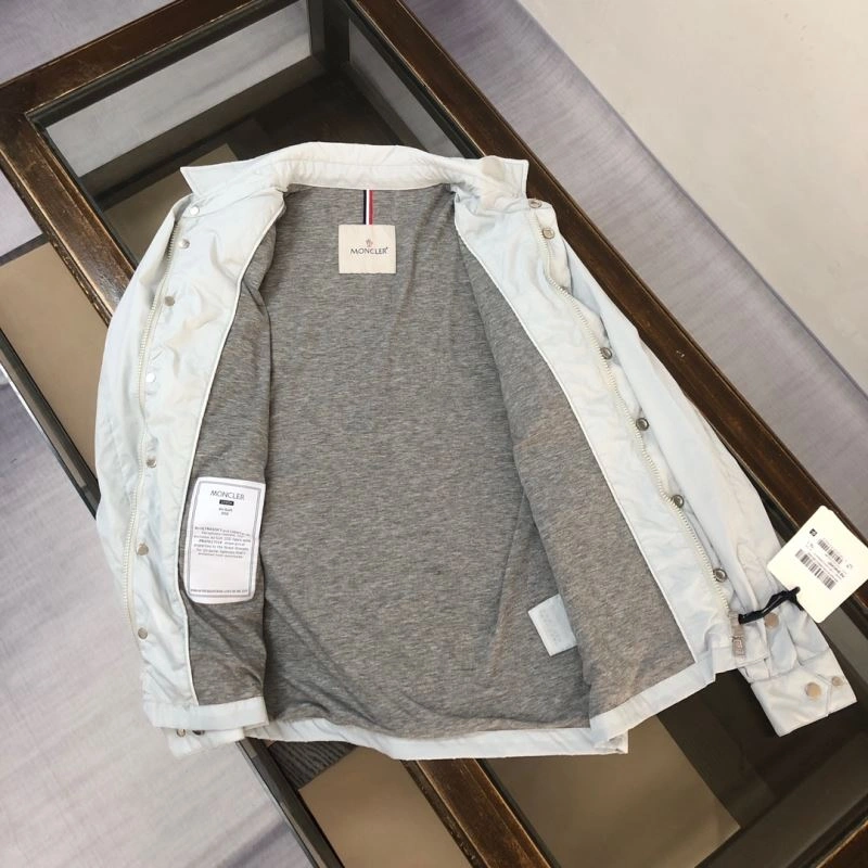 Functional Moncler Outwear 143584