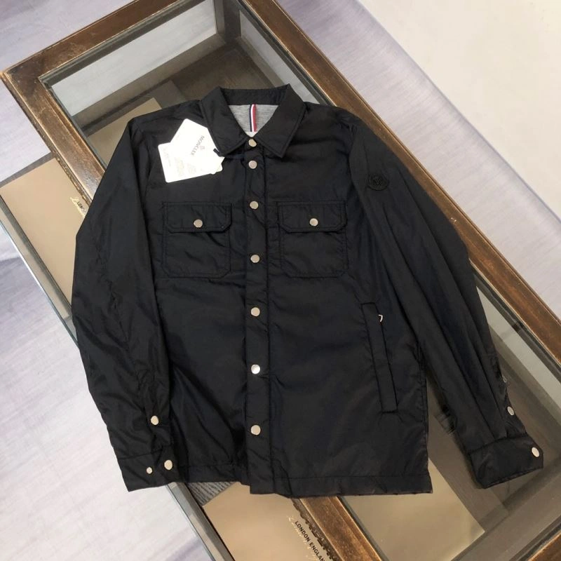 Vibrant Moncler Outwear 143576