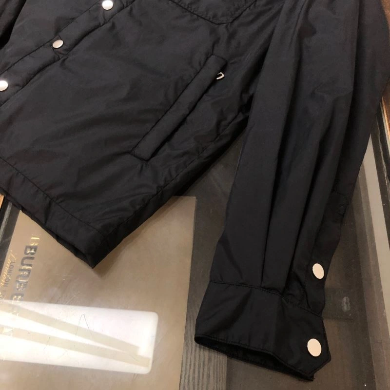 Vibrant Moncler Outwear 143576