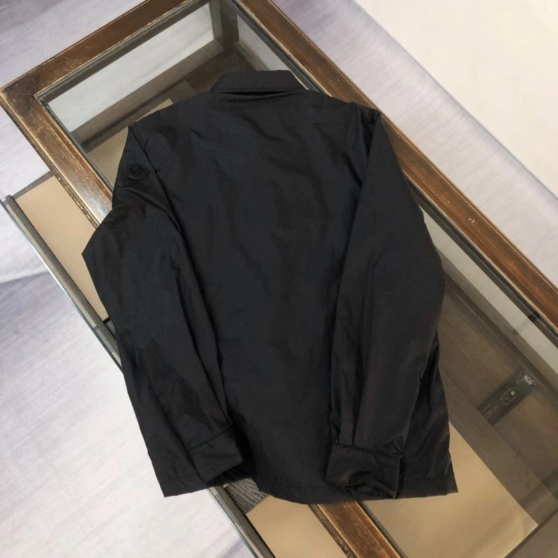 Vibrant Moncler Outwear 143576