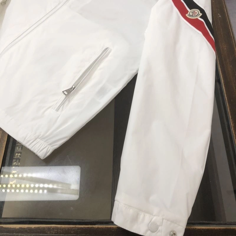 Durable Moncler Outwear 143573