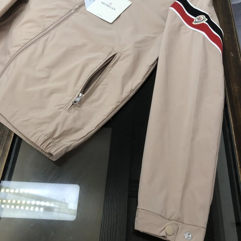 Moncler Outwear TimelessDesign 143647