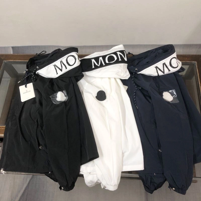 Moncler Outwear Durable 143566