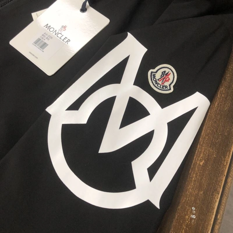 Moncler Outwear Stylish 143565