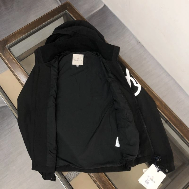 Moncler Outwear Stylish 143565