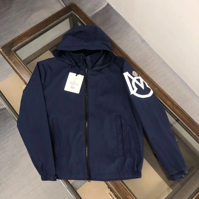 Moncler Outwear Lightweight 143597