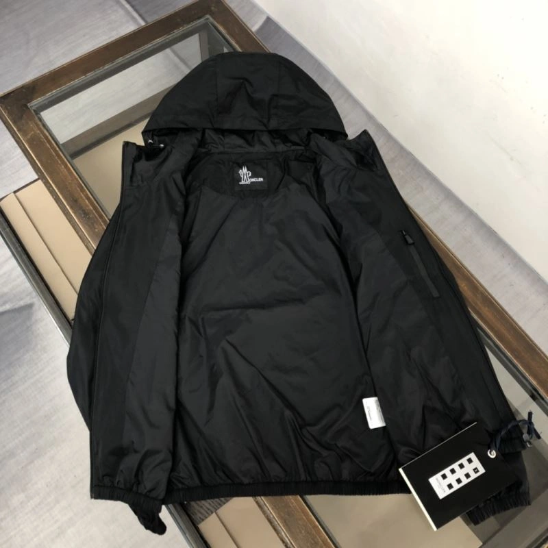 Classic Moncler Outwear 143561