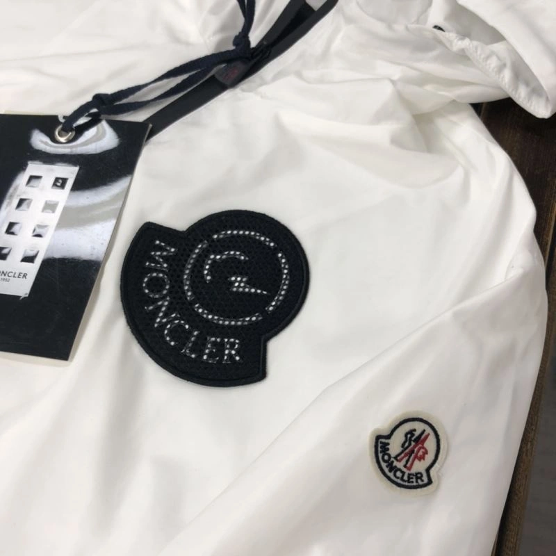 Moncler Outwear Contemporary 143562