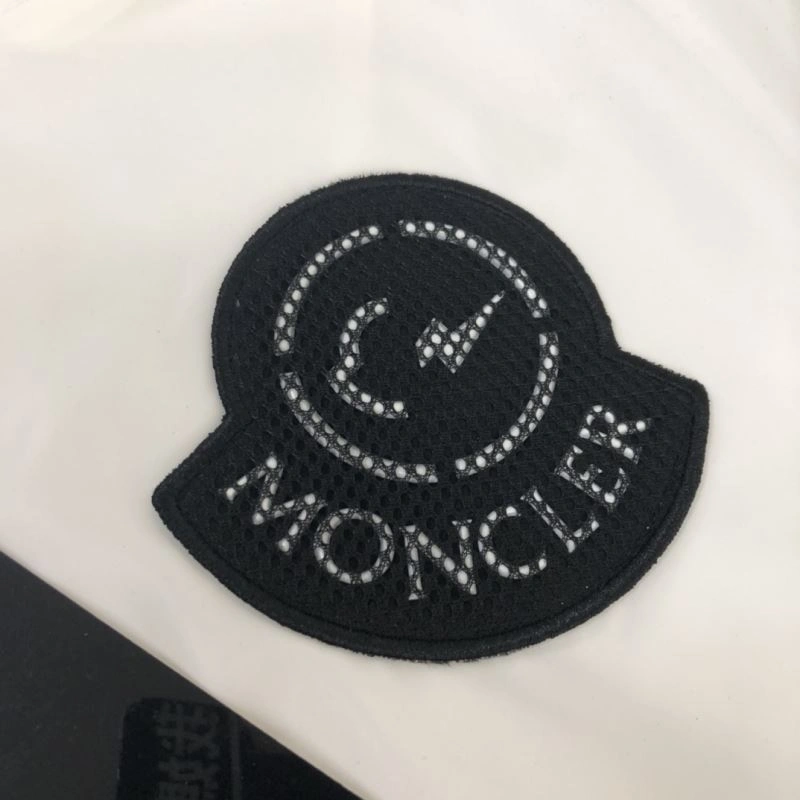 Moncler Outwear Contemporary 143562